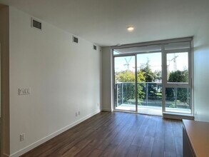 10448 University Dr in Surrey, BC - Building Photo - Building Photo