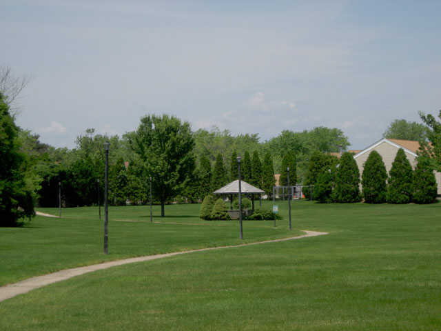 North Isle Village in Coram, NY - Foto de edificio - Building Photo