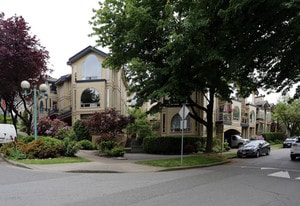 Windgate in Vancouver, BC - Building Photo