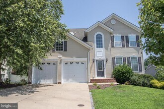 24676 Broad Creek Dr in Hollywood, MD - Building Photo - Building Photo