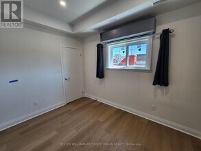 998 Bloor St W in Toronto, ON - Building Photo - Building Photo