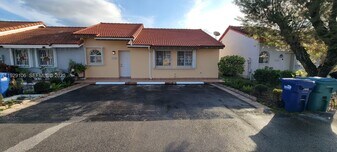 11470 NW 4th Ln in Miami, FL - Building Photo