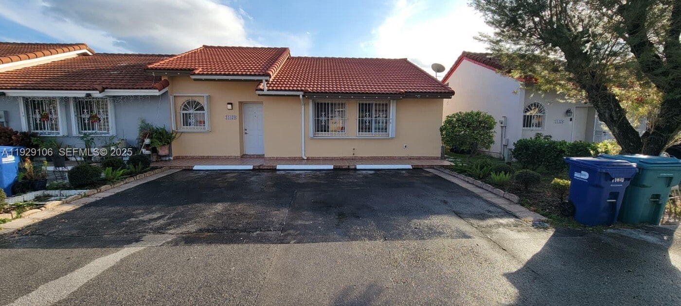 11470 NW 4th Ln in Miami, FL - Building Photo