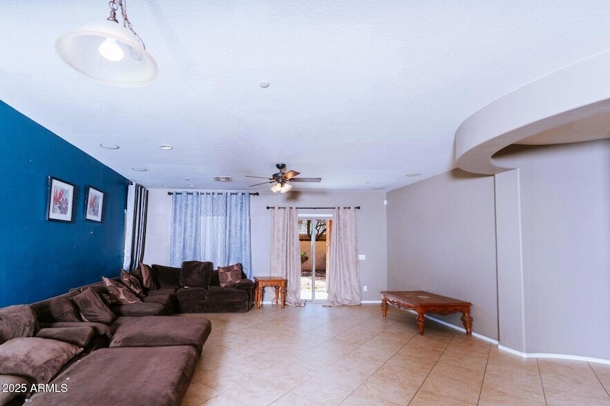 19367 W Madison St, Unit 700 in Buckeye, AZ - Foto de edificio