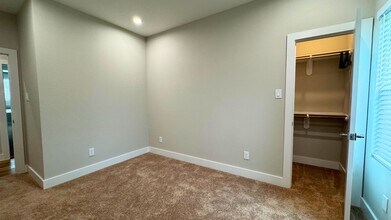 8110 Esther Acres Ln in Houston, TX - Building Photo - Building Photo