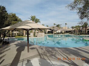 390 Fringe Ruff Dr in Las Vegas, NV - Building Photo - Building Photo