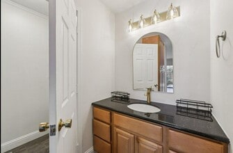 1040 N Capitol Ave in San Jose, CA - Building Photo - Building Photo