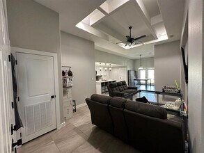 406 Graneros Ave in Laredo, TX - Building Photo - Building Photo