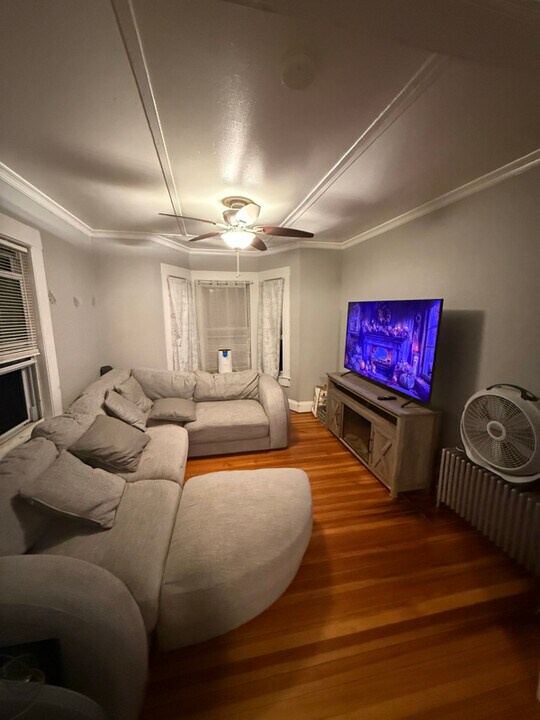 17 Bowers St in Lowell, MA - Building Photo