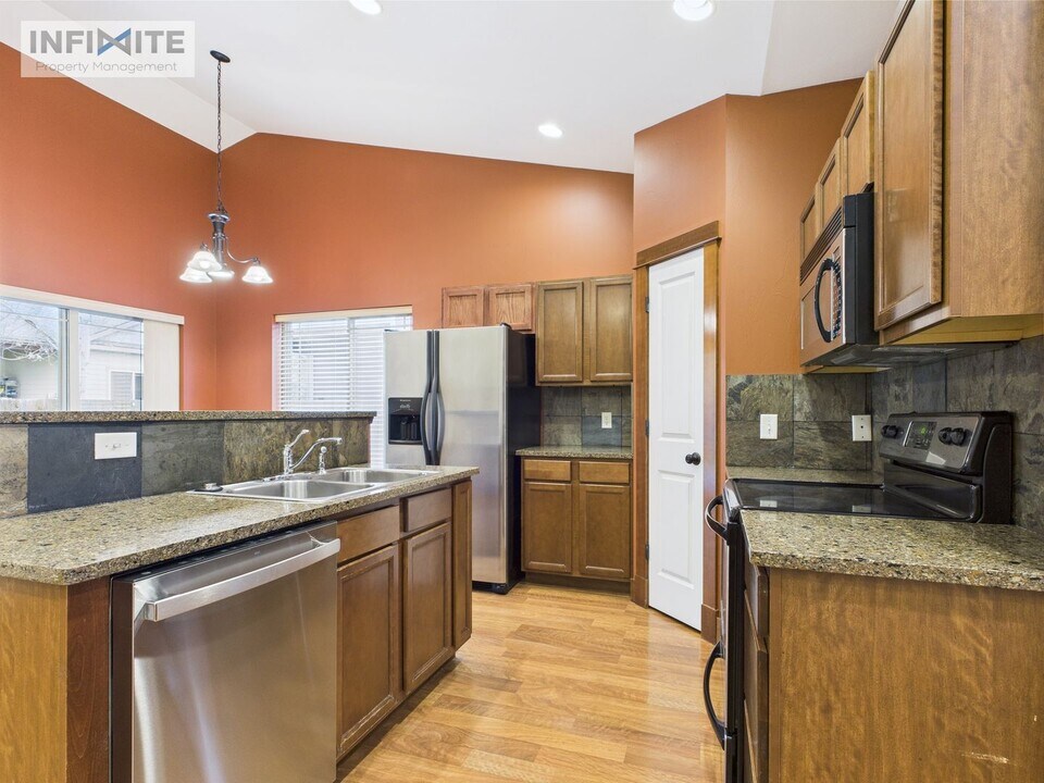 4370 Glenwood Dr in Bozeman, MT - Building Photo