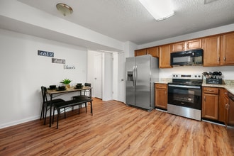 5018 Bell Dr SE in Smyrna, GA - Foto de edificio - Building Photo