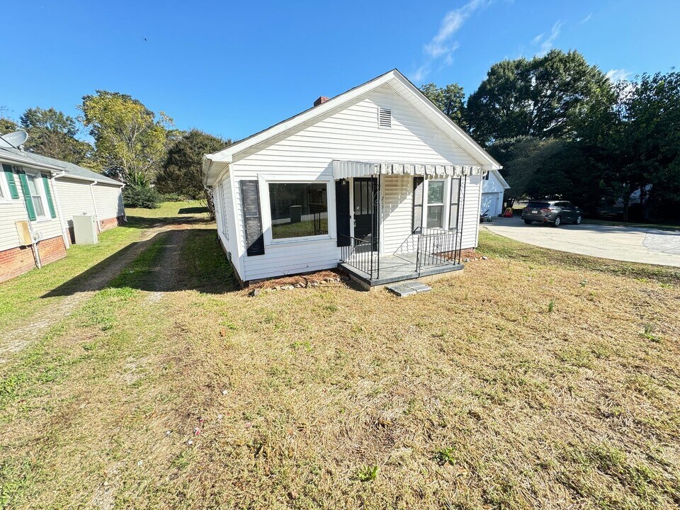 2131 Ln St in Kannapolis, NC - Building Photo