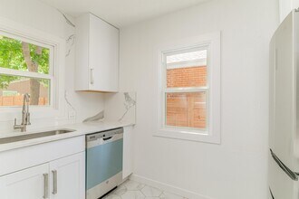 2160 S Logan St in Denver, CO - Building Photo - Building Photo