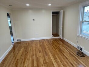 11 Meadowbank Ave, Unit 2 in Boston, MA - Building Photo - Building Photo