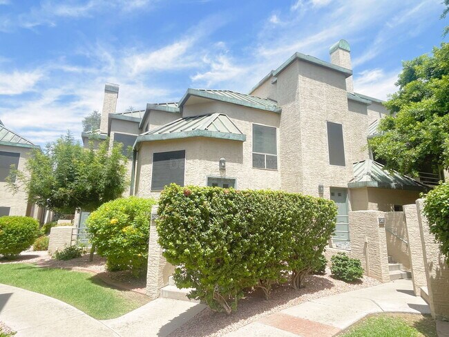 101 N 7th St in Phoenix, AZ - Foto de edificio - Building Photo