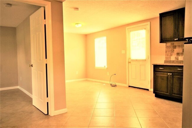 422 W Burleson St in Wharton, TX - Building Photo - Building Photo