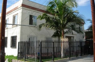 Bews Apartments in Los Angeles, CA - Foto de edificio - Building Photo