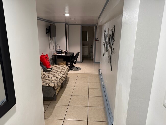 3033 86th St, Unit 1 L in East Elmhurst, NY - Building Photo - Building Photo