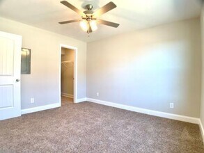 1000 Henry Pl Blvd-Unit -403, Clarksville, TN 37042 in Clarksville, TN - Foto de edificio - Building Photo