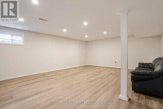 87 Pennington Crescent in Halton Hills, ON - Building Photo - Building Photo
