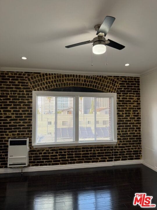 property at 738 S New Hampshire Ave