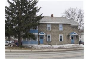 208 Church St in Poultney, VT - Foto de edificio