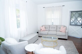 156 W Peoria St in Pasadena, CA - Building Photo - Building Photo