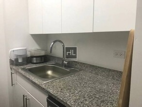 505 W 37th St-Unit -414 in New York, NY - Building Photo - Building Photo