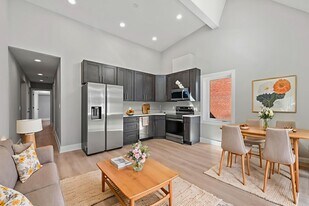 4535 Avondale St, Unit Unit 3 in Bethesda, MD - Building Photo