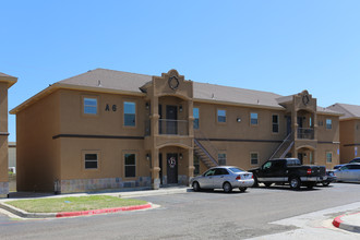 Merida Vista Apartments in Laredo, TX - Foto de edificio - Building Photo