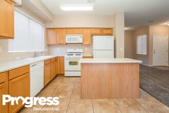 9476 Plover Falls Ave in Las Vegas, NV - Building Photo - Building Photo