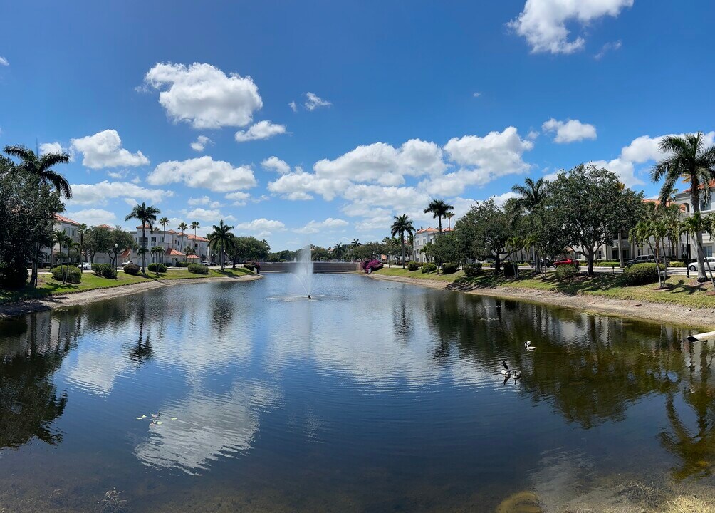 11019 Legacy Ln, Unit 203 in Palm Beach Gardens, FL - Building Photo