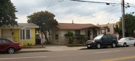 2830-2912 1/2 E 8th St in National City, CA - Foto de edificio - Building Photo