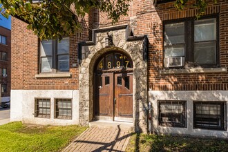 4897 Queen-Mary Ch in Montréal, QC - Building Photo - Building Photo