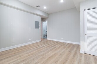 437 W Belden Ave, Unit 3 in Chicago, IL - Building Photo - Building Photo