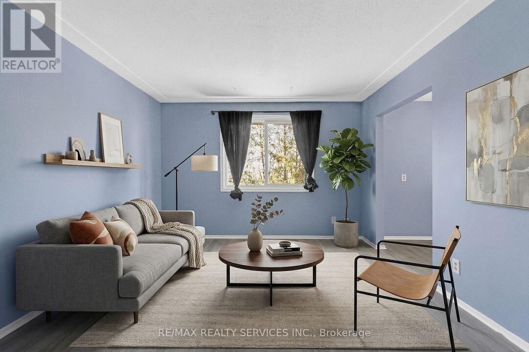 16 East Ave in Brantford, ON - Building Photo