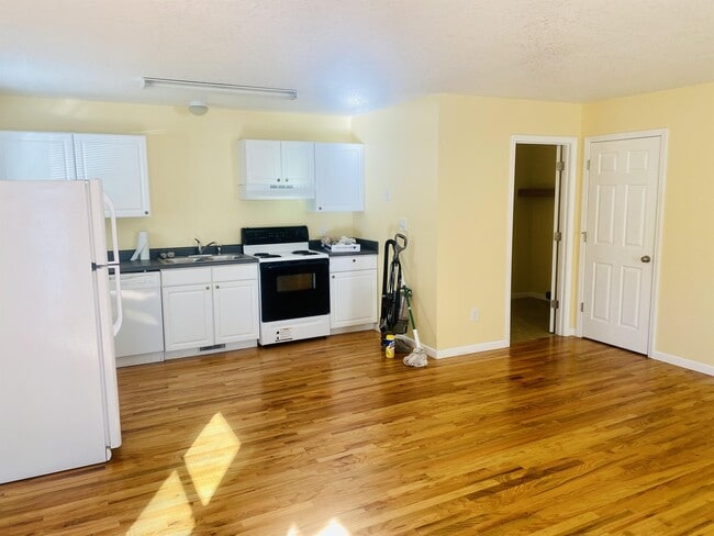 1 Brad St in Asheville, NC - Building Photo - Building Photo