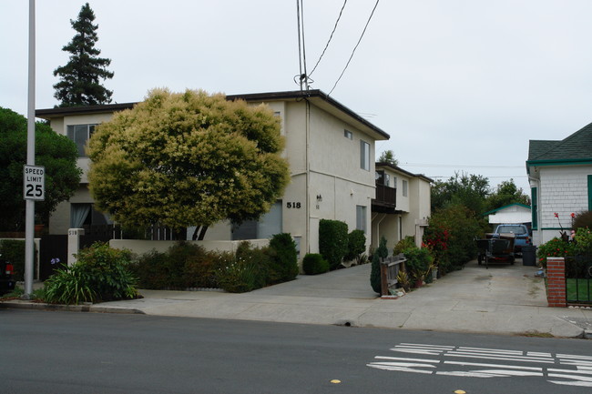 518 N Claremont St in San Mateo, CA - Foto de edificio - Building Photo