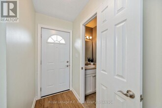10 Dufferin St in Norwich, ON - Building Photo - Building Photo
