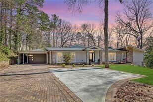 5259 Vernon Springs Trail NW in Atlanta, GA - Building Photo