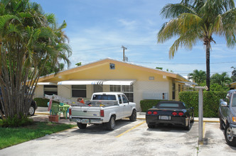 1973-1979 NE 4th St in Deerfield Beach, FL - Building Photo - Building Photo