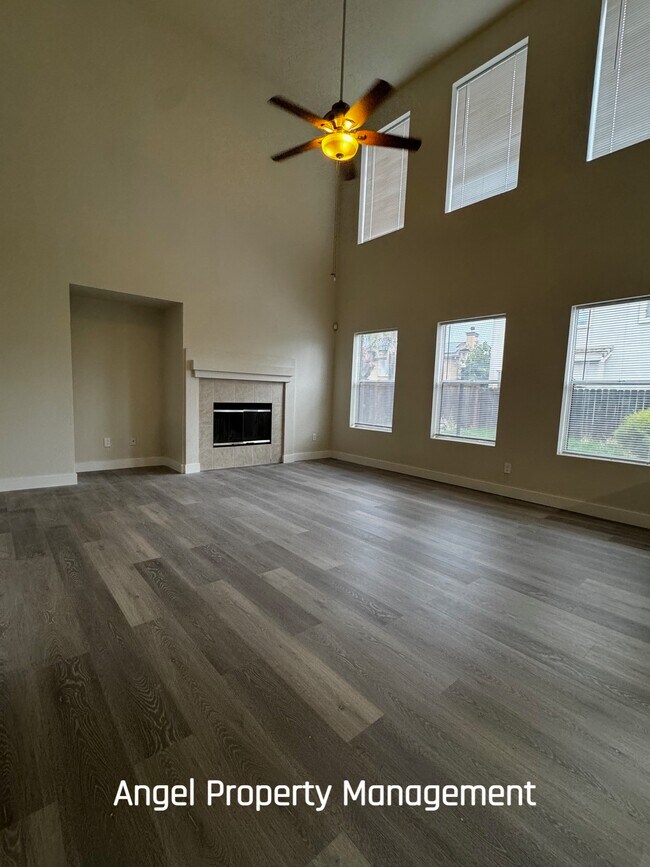 1168 Oak Haven Way in Antioch, CA - Building Photo - Building Photo