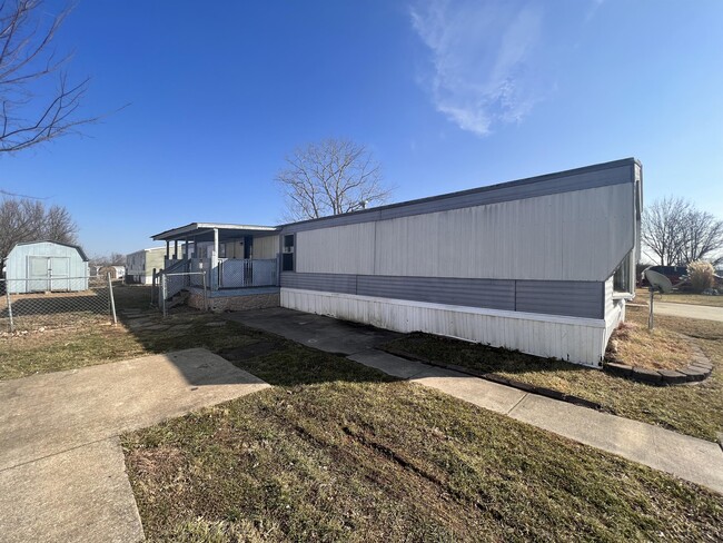 185 Pam Ct in Moscow Mills, MO - Building Photo - Building Photo