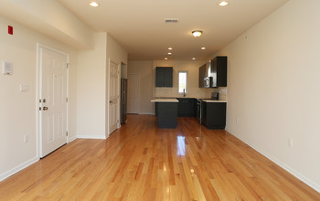 Rittenhouse Terrace Apartments in Philadelphia, PA - Building Photo - Interior Photo