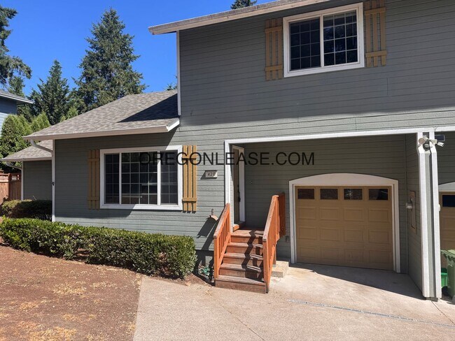 420 Holly Ave in Cottage Grove, OR - Building Photo - Building Photo
