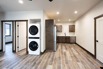 423 Poppy St in Sugar City, ID - Foto de edificio - Building Photo