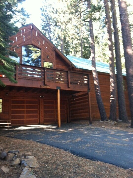 14379 Glacier View Dr in Truckee, CA - Building Photo