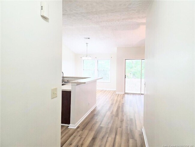 6768 Willowbrook Dr in Fayetteville, NC - Foto de edificio - Building Photo