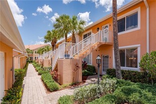 6810 Beach Resort Dr, Unit 2407 in Naples, FL - Building Photo - Building Photo