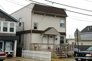 321 Grant Ave in Seaside Heights, NJ - Building Photo